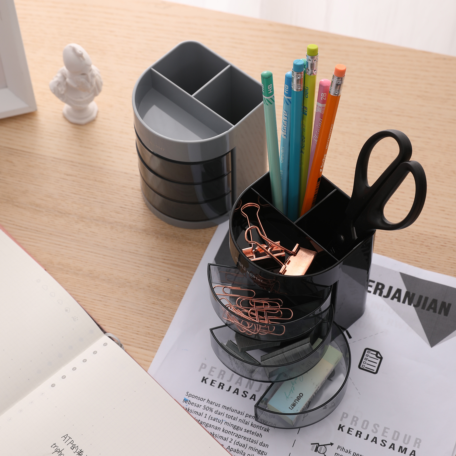 deli E9147 Pen Holder, 86×86×103mm, Assorted Colors - Image 2