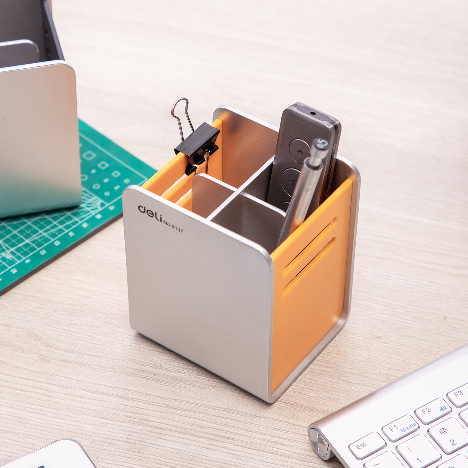 deli E9137 Pen Holder, 90×80×110mm, Assorted Colors - Image 3