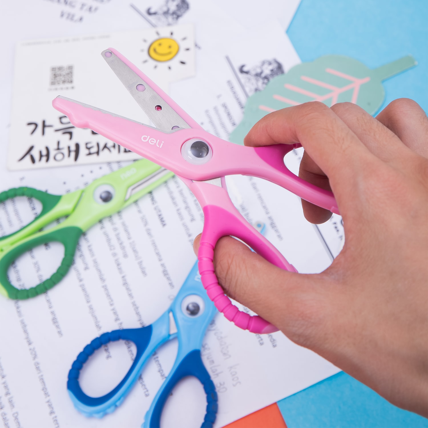 deli E6071 School Scissors, 134mm, Assorted Colors - Image 3