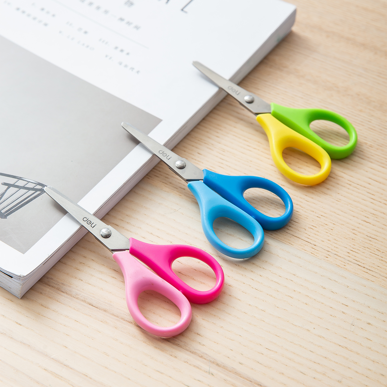 deli ED60100 School Scissors, 115mm, Assorted Colors - Image 4