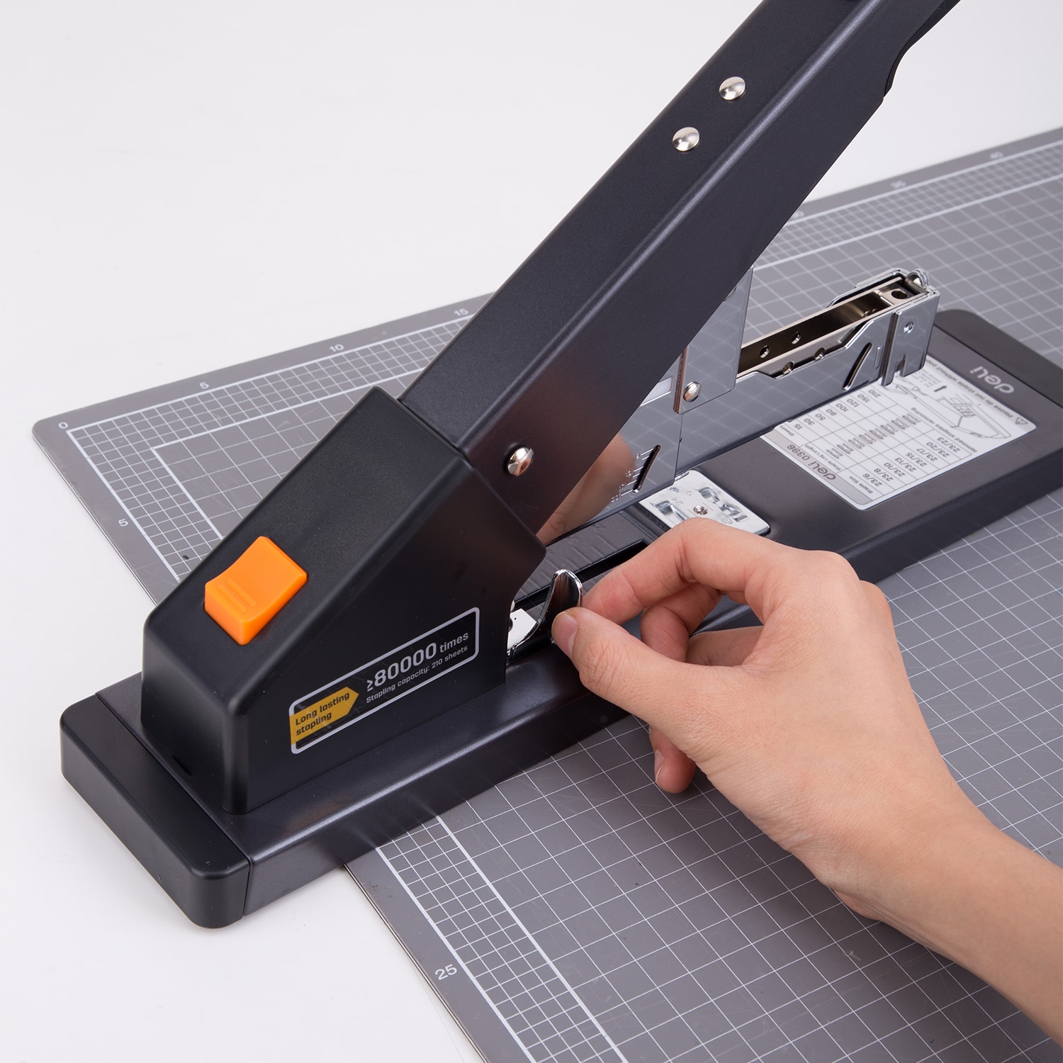 deli E0396 Heavy Duty Stapler, 210sheets, Black - Image 4