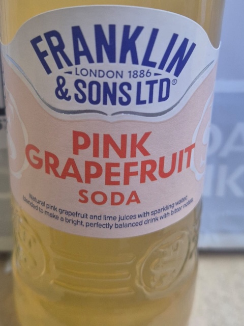 Franklin & Sons Pink Grapefruit Soda 200ml x 24 glass bottles - Image 2
