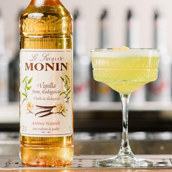 Monin Vanilla Syrup In Glass Bottle, 1L, carton of 6 bottles - Image 3